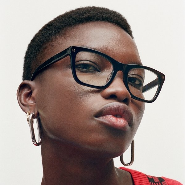 These Benefits of Blue Light Glasses are a Sight for Sore Eyes - MACHETE