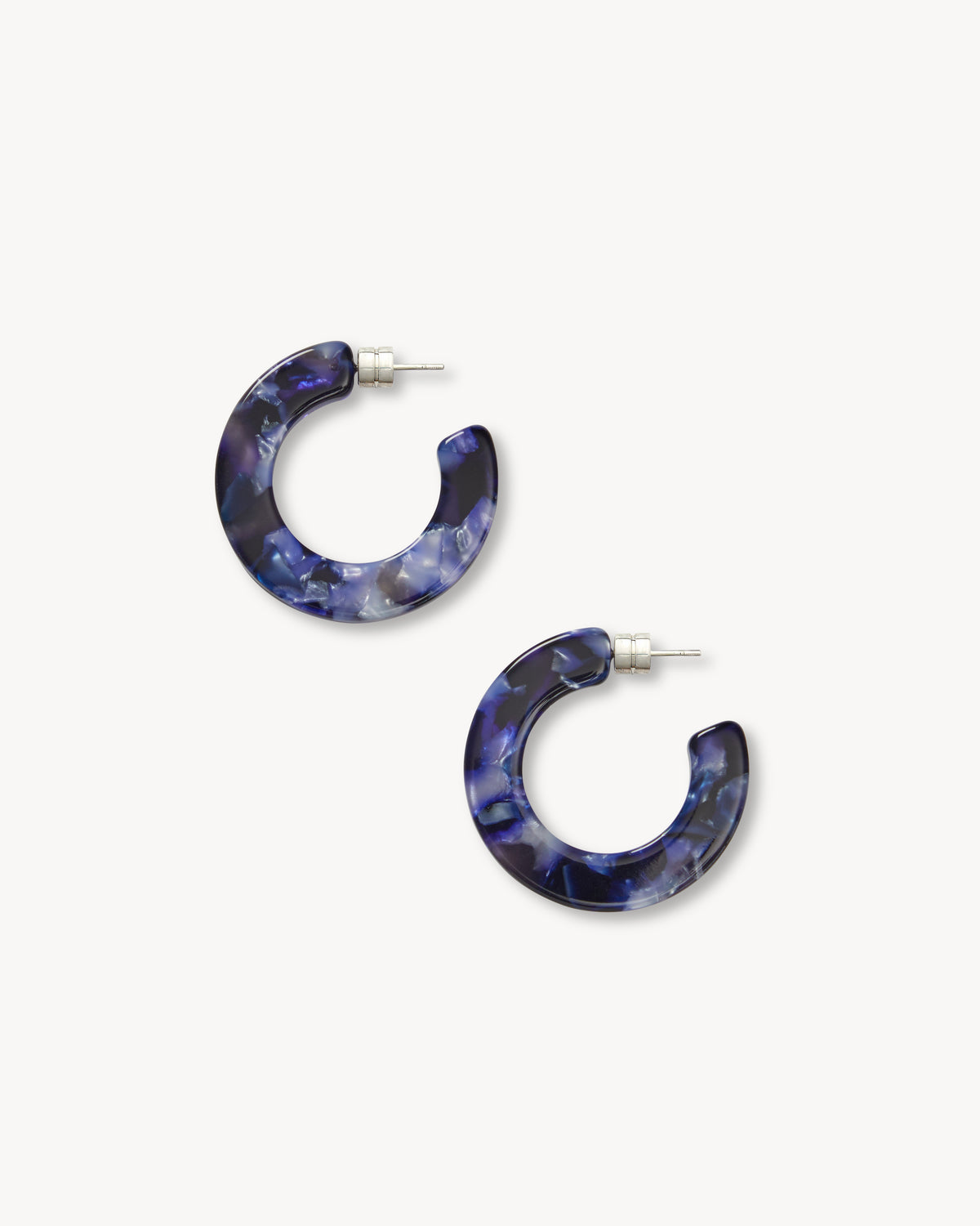 Kate Hoops in Liloura