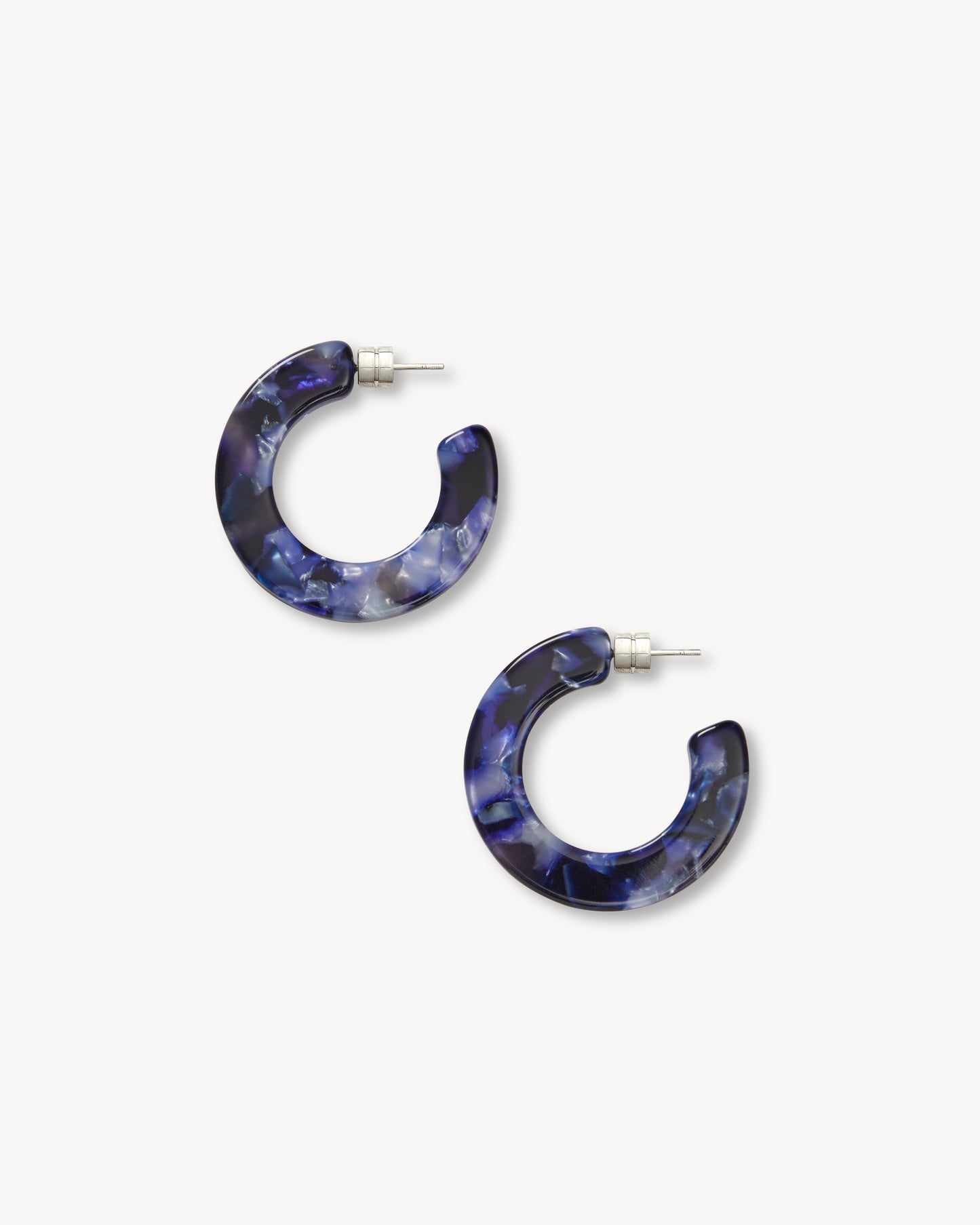 Kate Hoops in Liloura