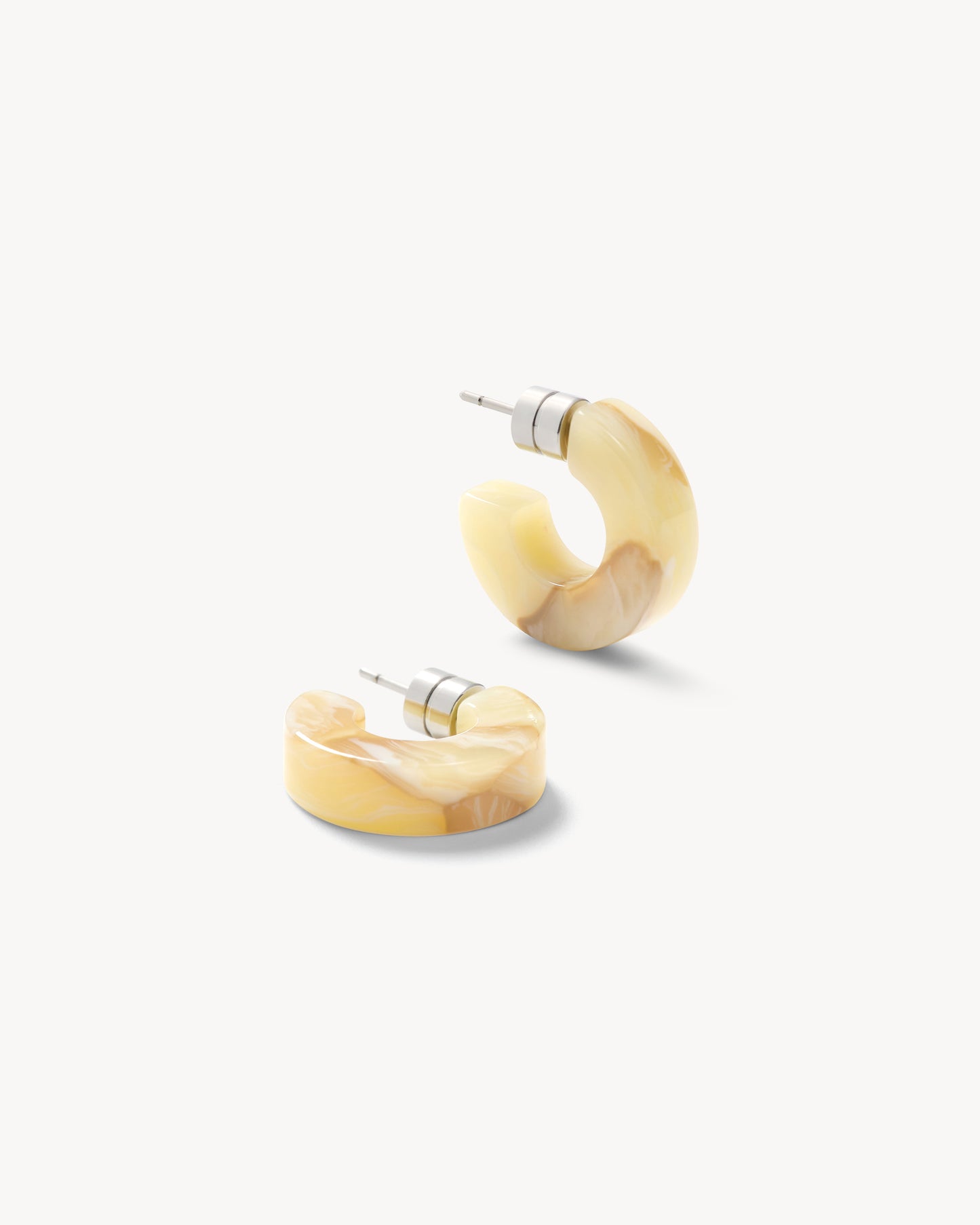 Muse Hoops in Crème