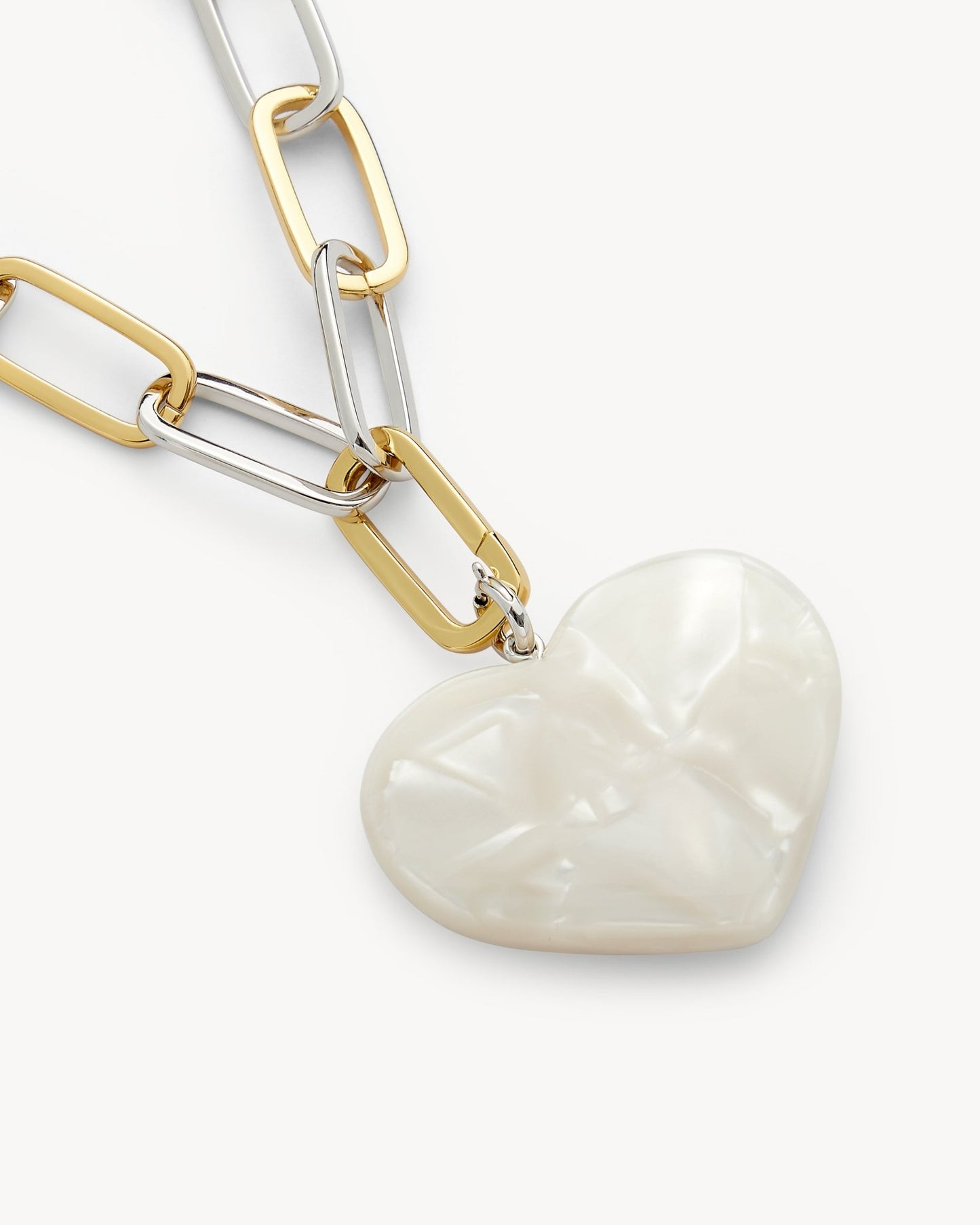 Grande Heart Pendant in White Shell - MACHETE
