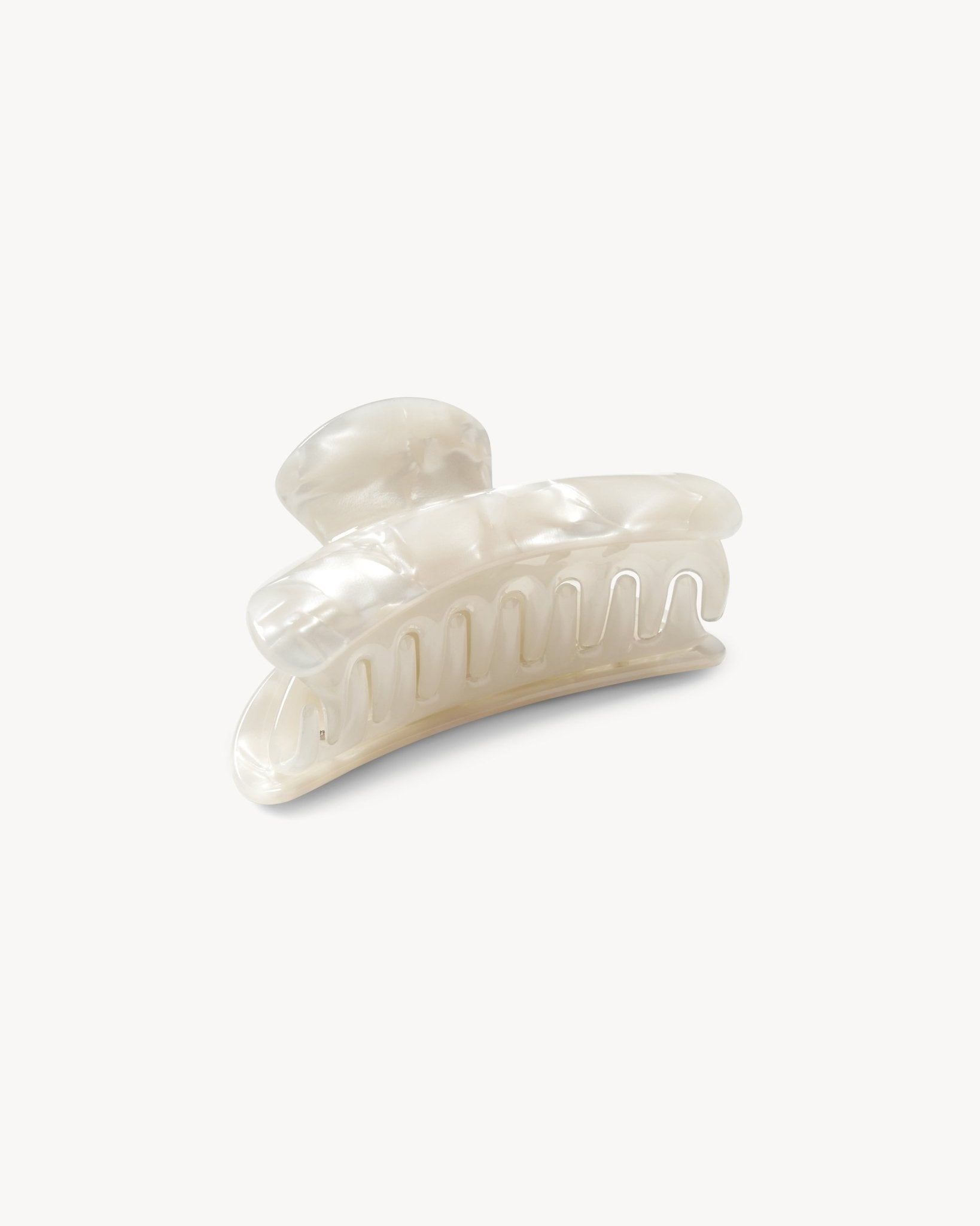 Grande Heirloom Claw in White Shell - MACHETE
