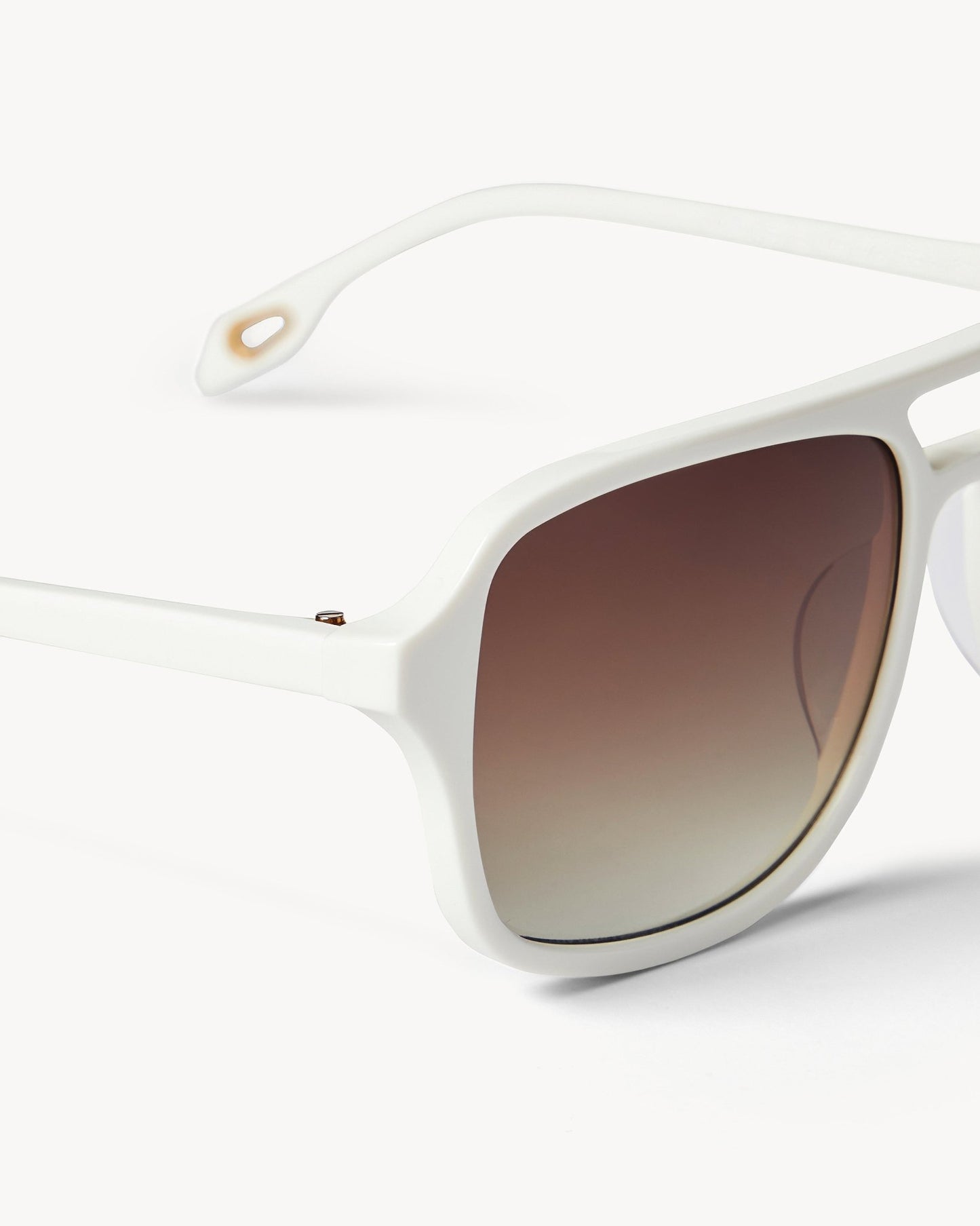Jane Sunglasses in White - MACHETE
