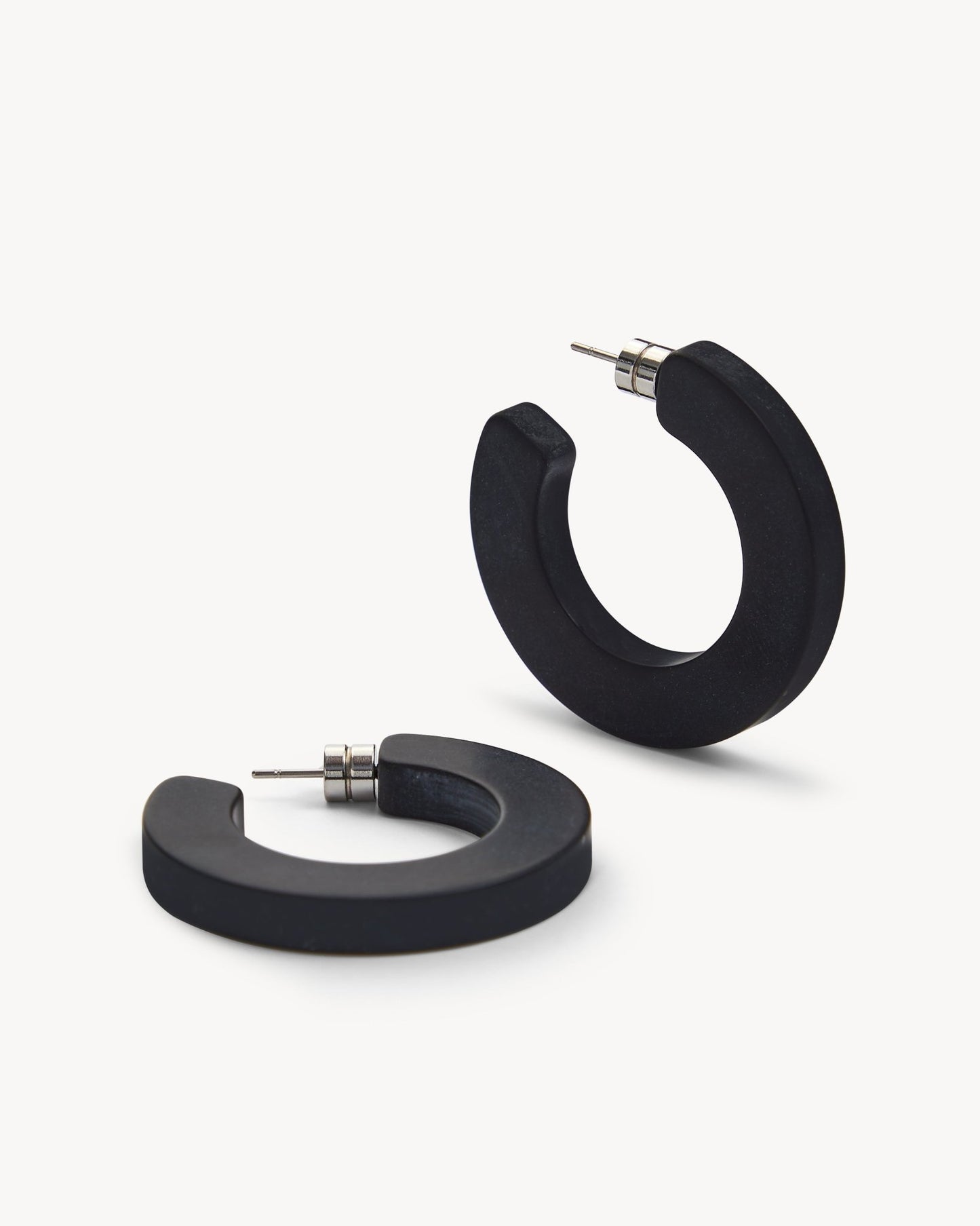 Kate Hoops in Black Matte - MACHETE