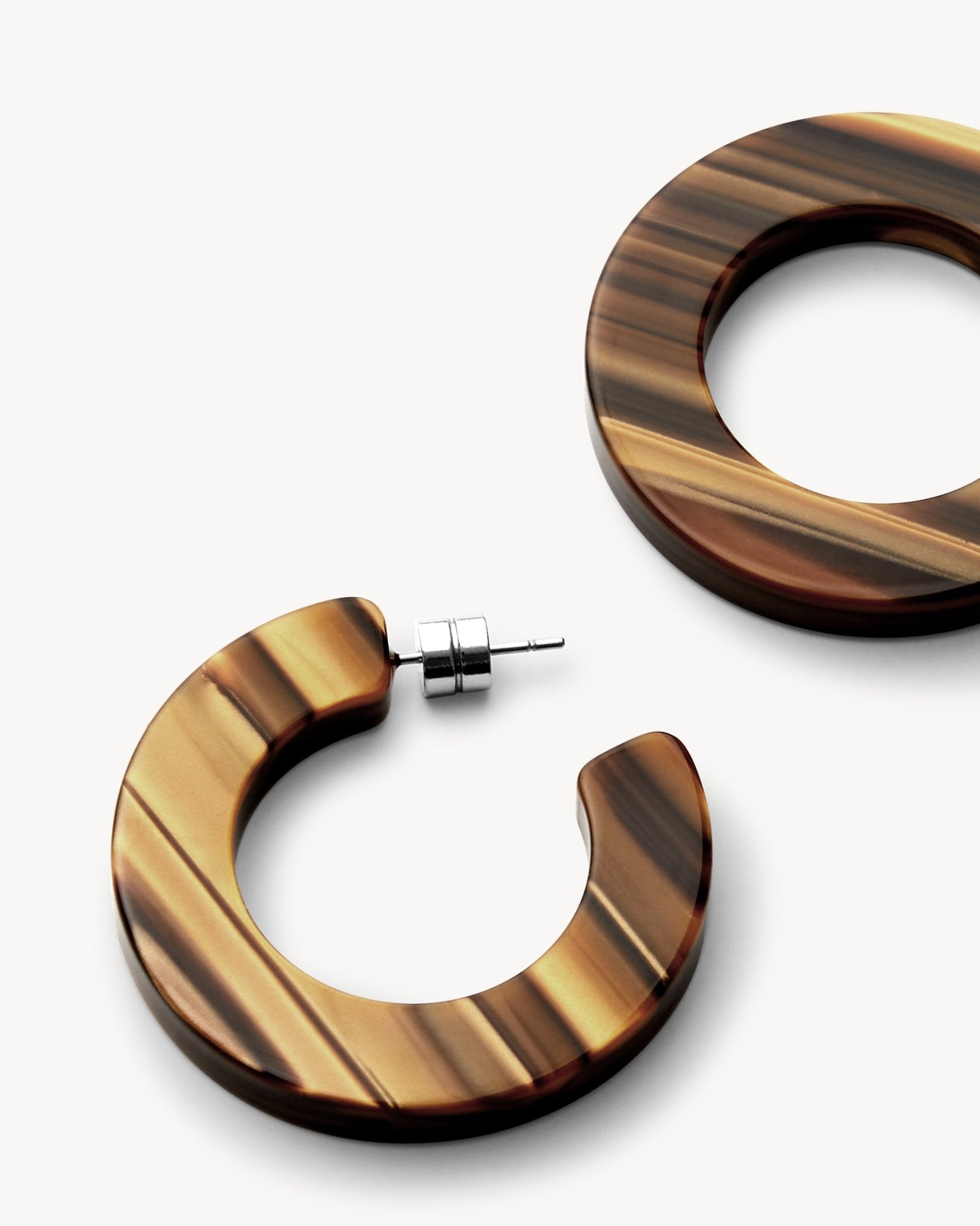 Kate Hoops in Tiger's Eye - MACHETE