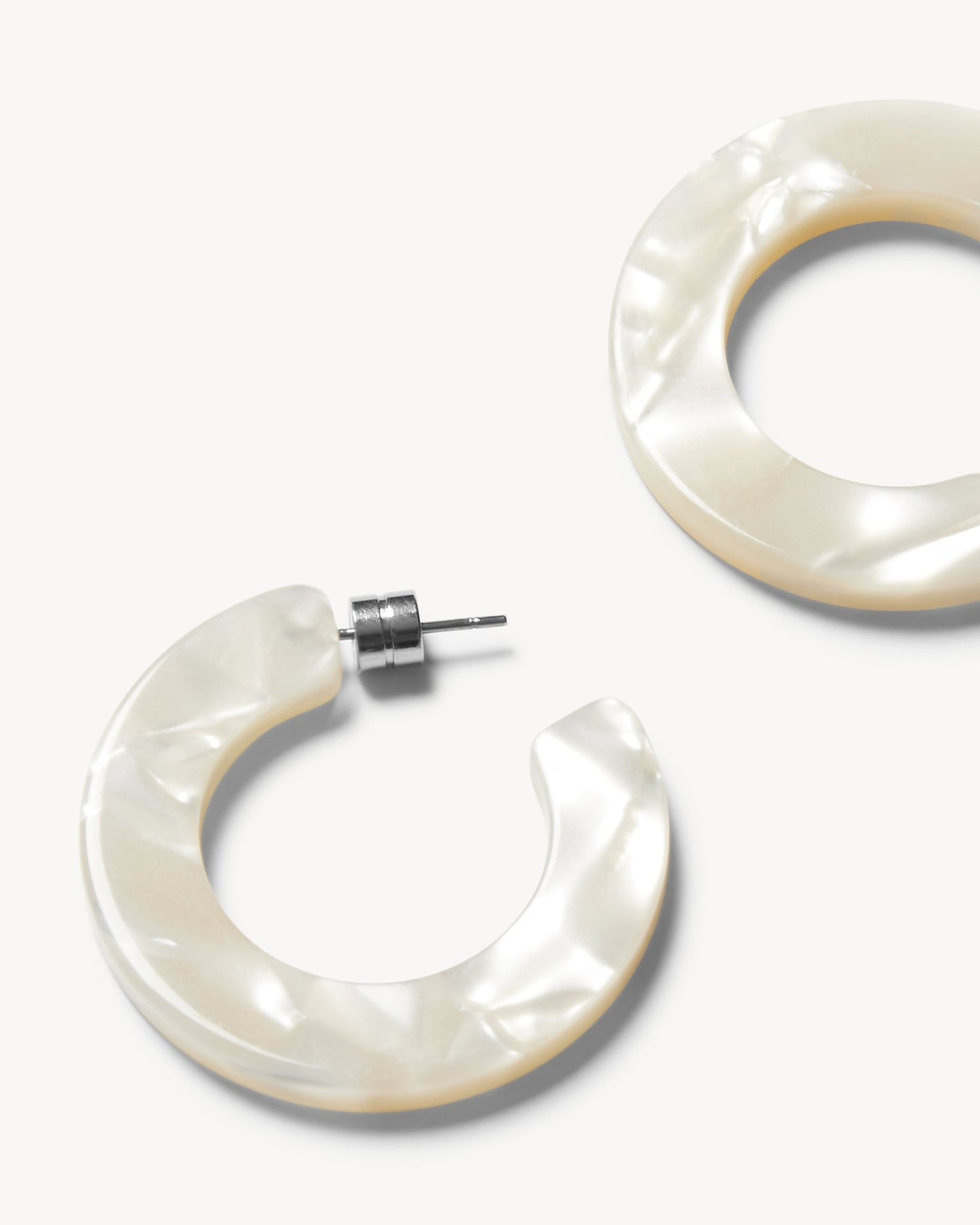 Kate Hoops in White Shell - MACHETE