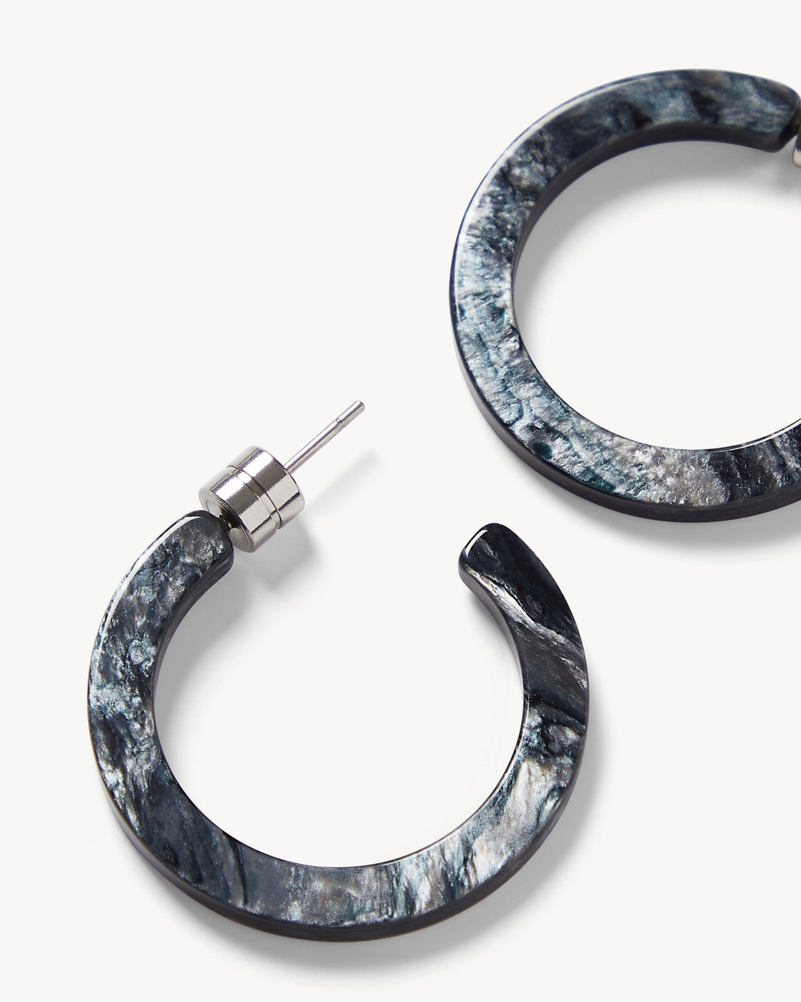 Mini Hoops in Obsidian - MACHETE