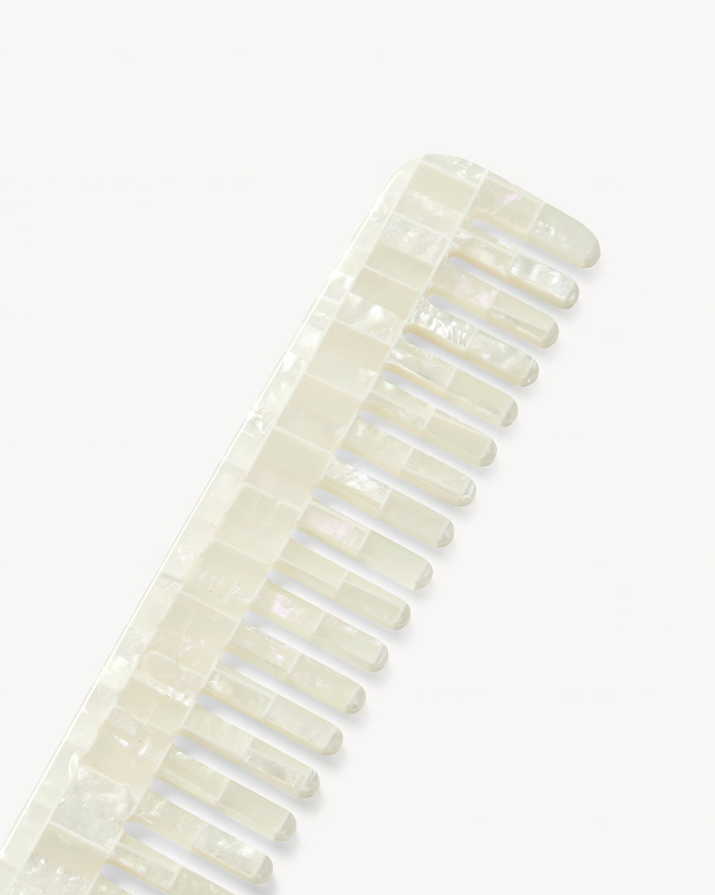 No. 3 Comb in Opalite Shell Checker - MACHETE