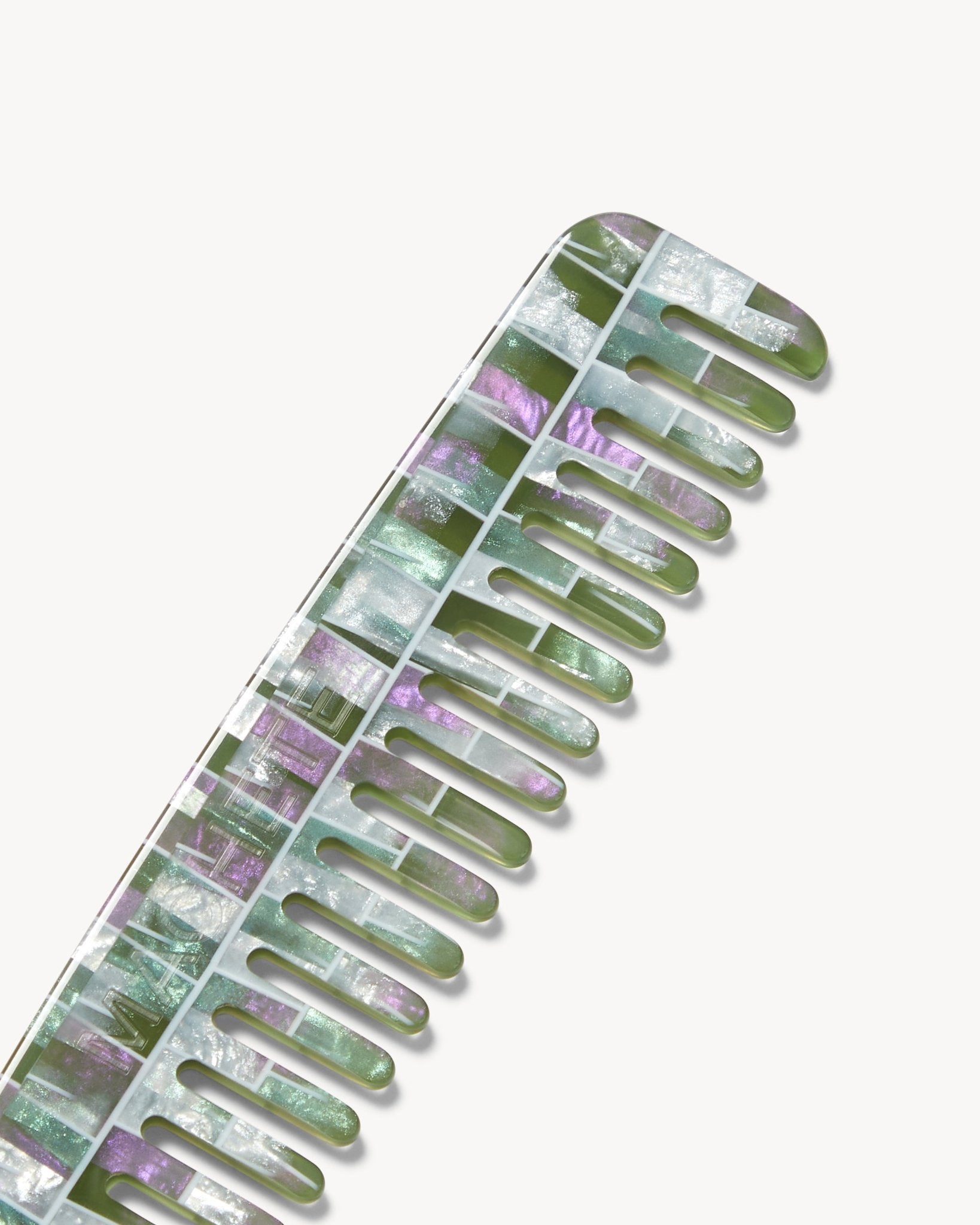 No. 3 Comb in Vert Shell Checker - MACHETE