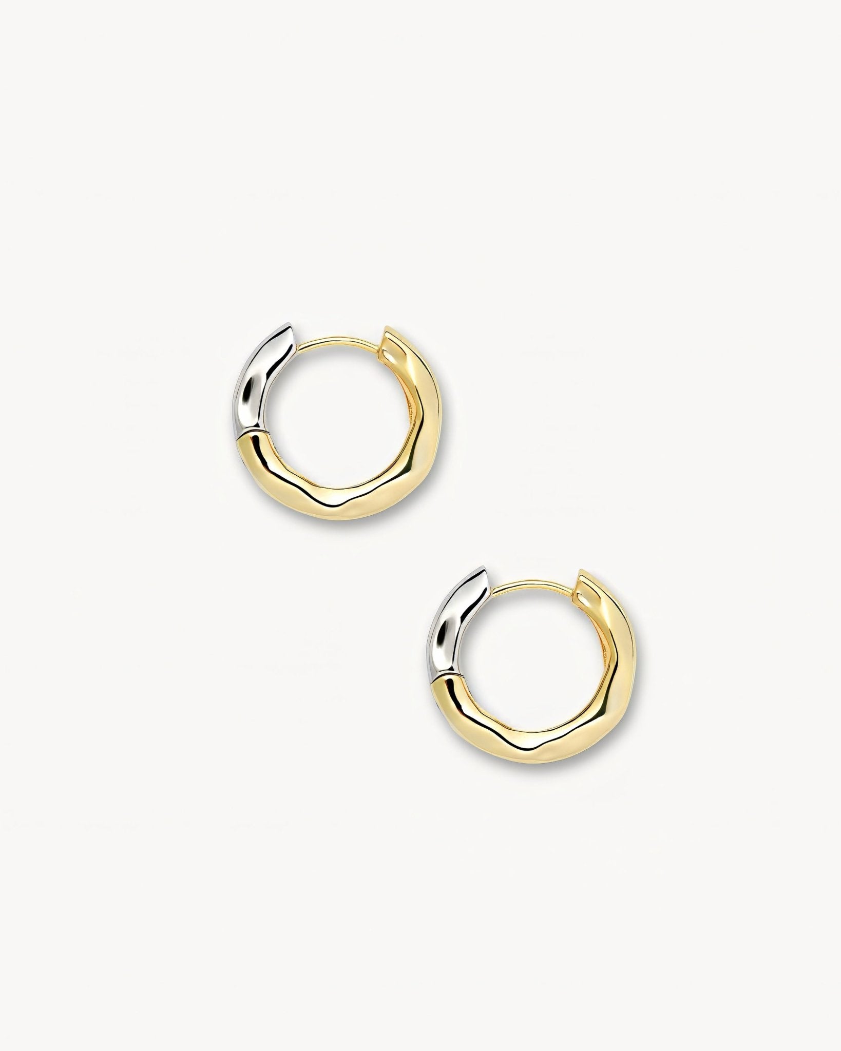 Baby Wavy Hinge Hoops in 3/4 Gold - MACHETE