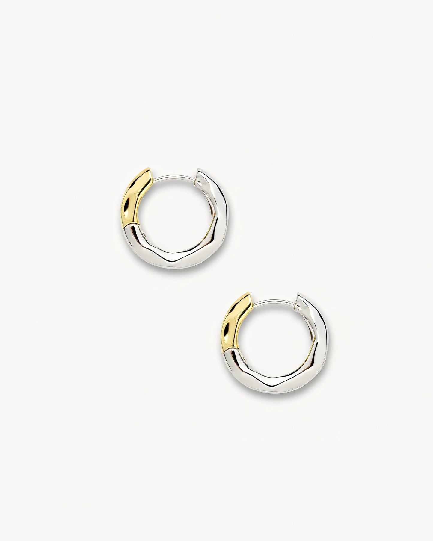 Baby Wavy Hinge Hoops in 3/4 Silver - MACHETE