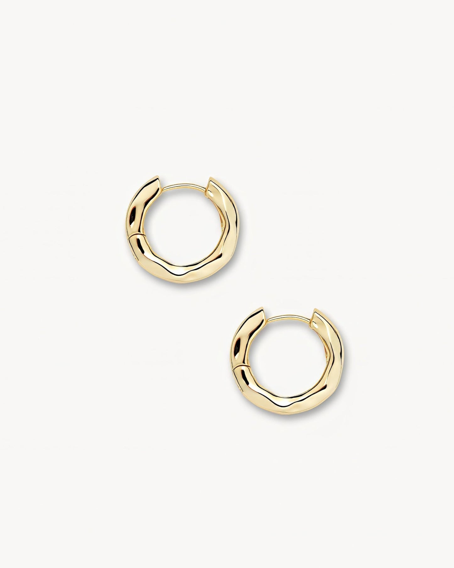 Baby Wavy Hinge Hoops in Gold - MACHETE