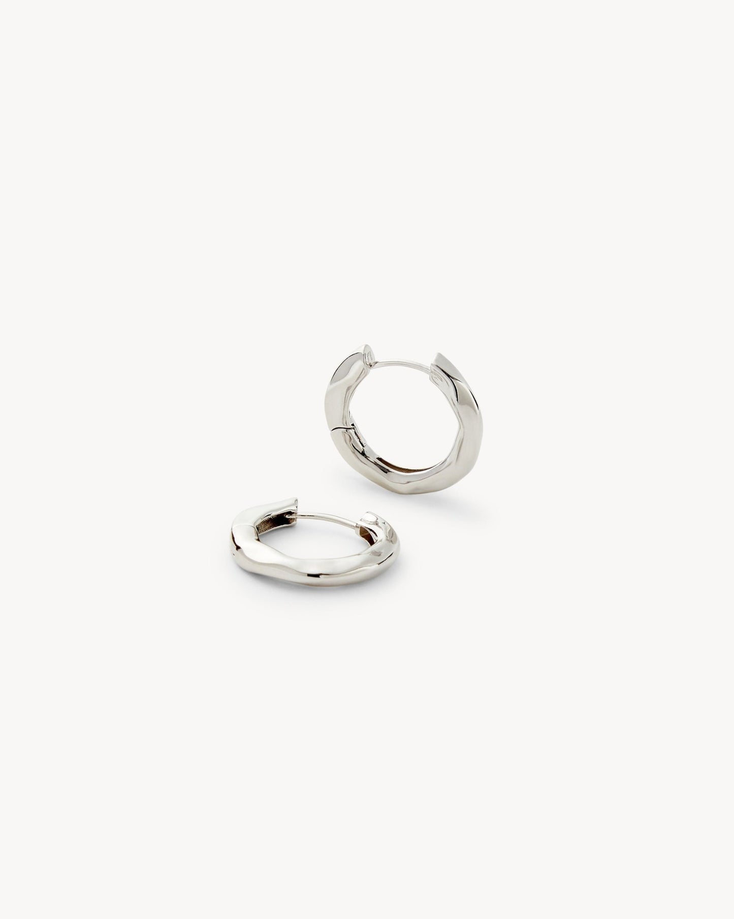 Baby Wavy Hinge Hoops in Silver - MACHETE
