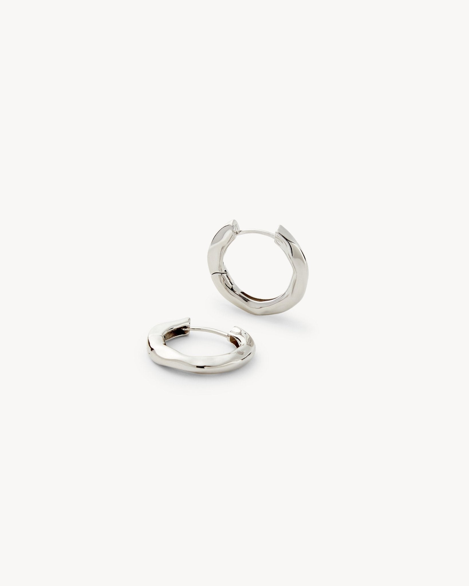 Baby Wavy Hinge Hoops in Silver - MACHETE