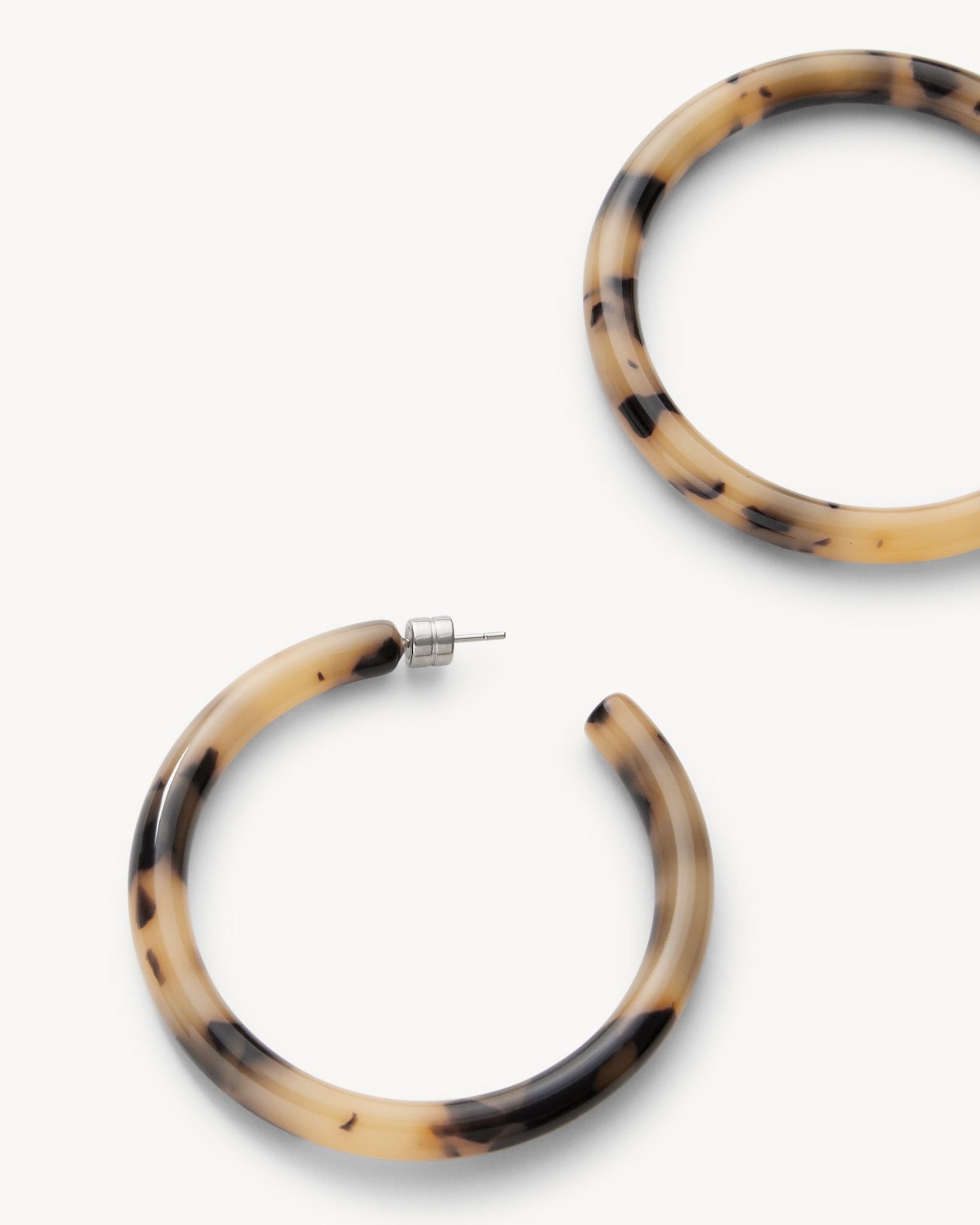 Bold Hoops in Blonde Tortoise - MACHETE