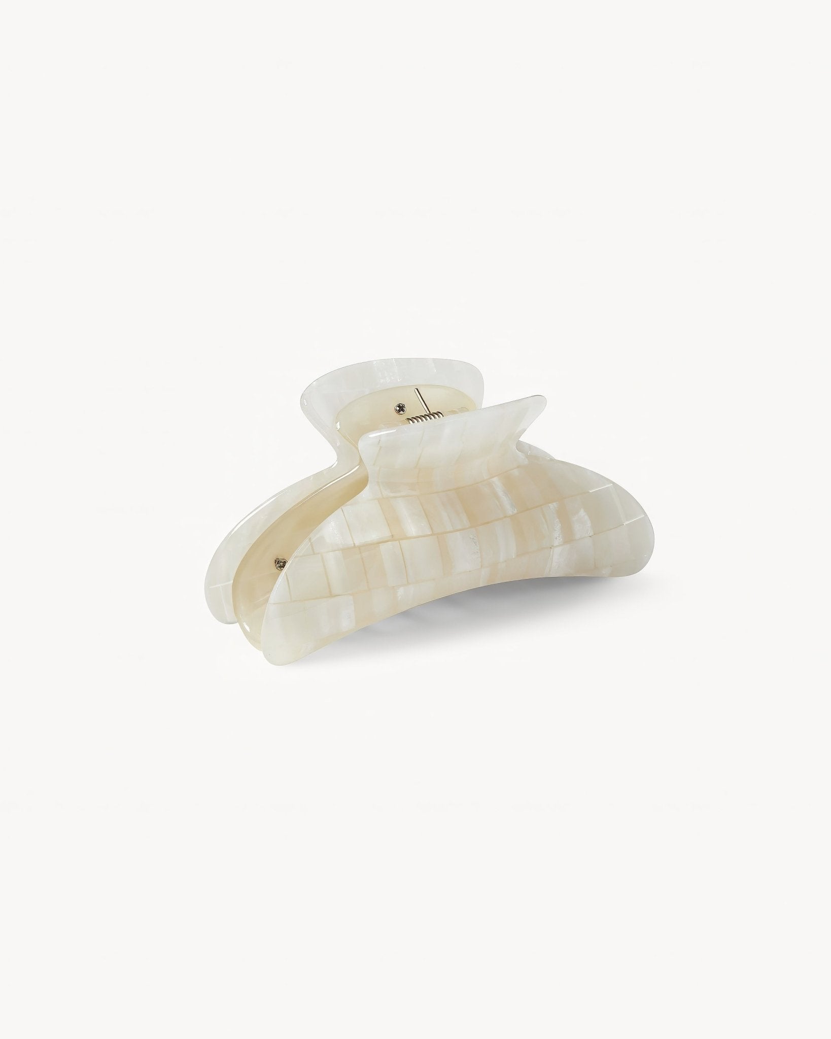 Grande Heirloom Hair Claw in Opalite Shell Checker