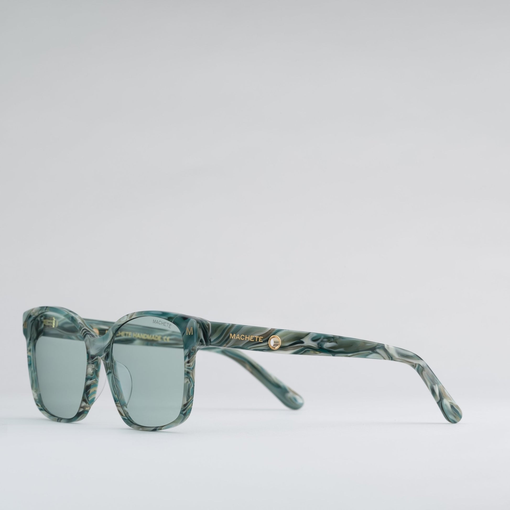 MACHETE Jenny Sunglasses in Stromanthe