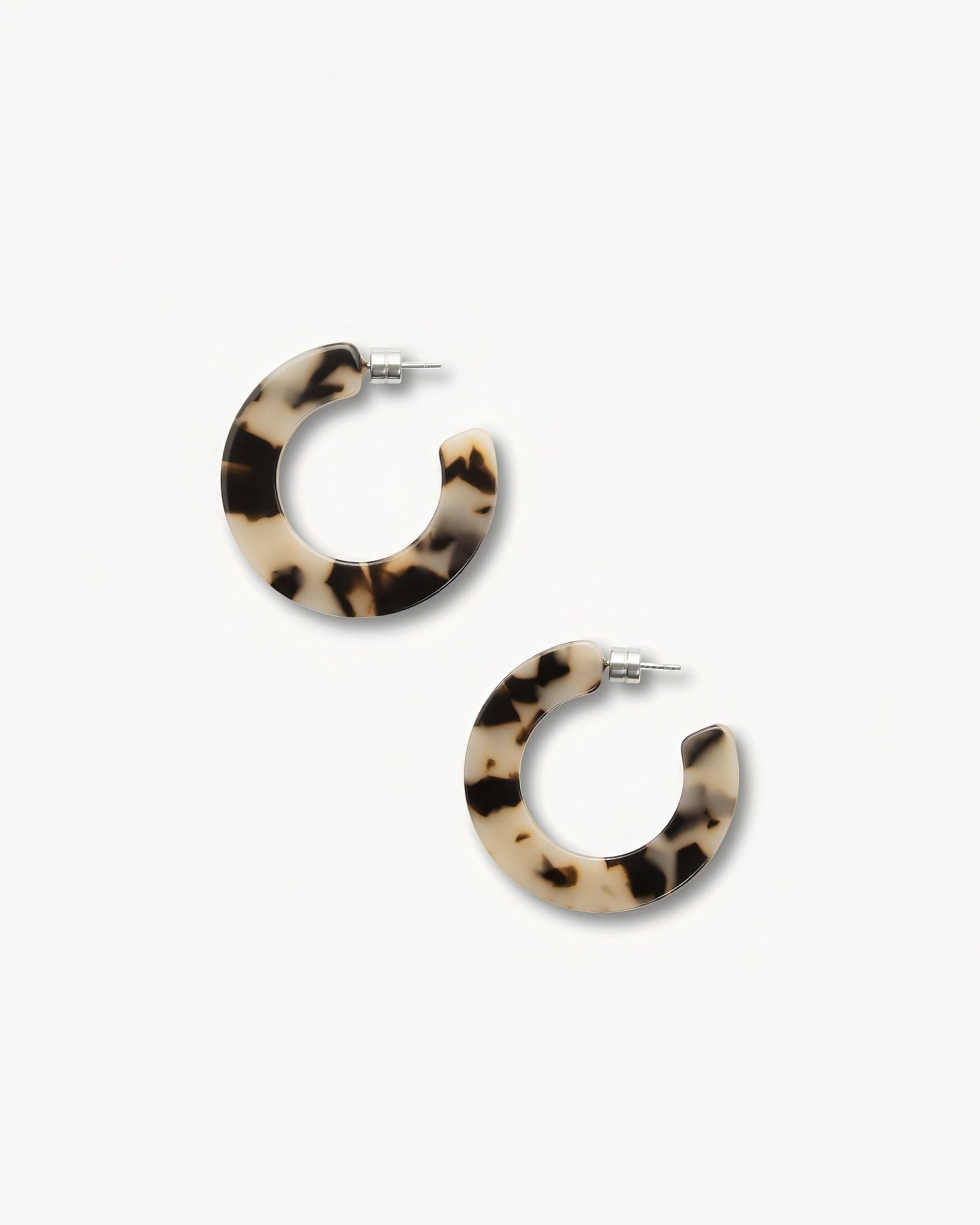 Kate Hoops in Ash Blonde Tortoise - MACHETE