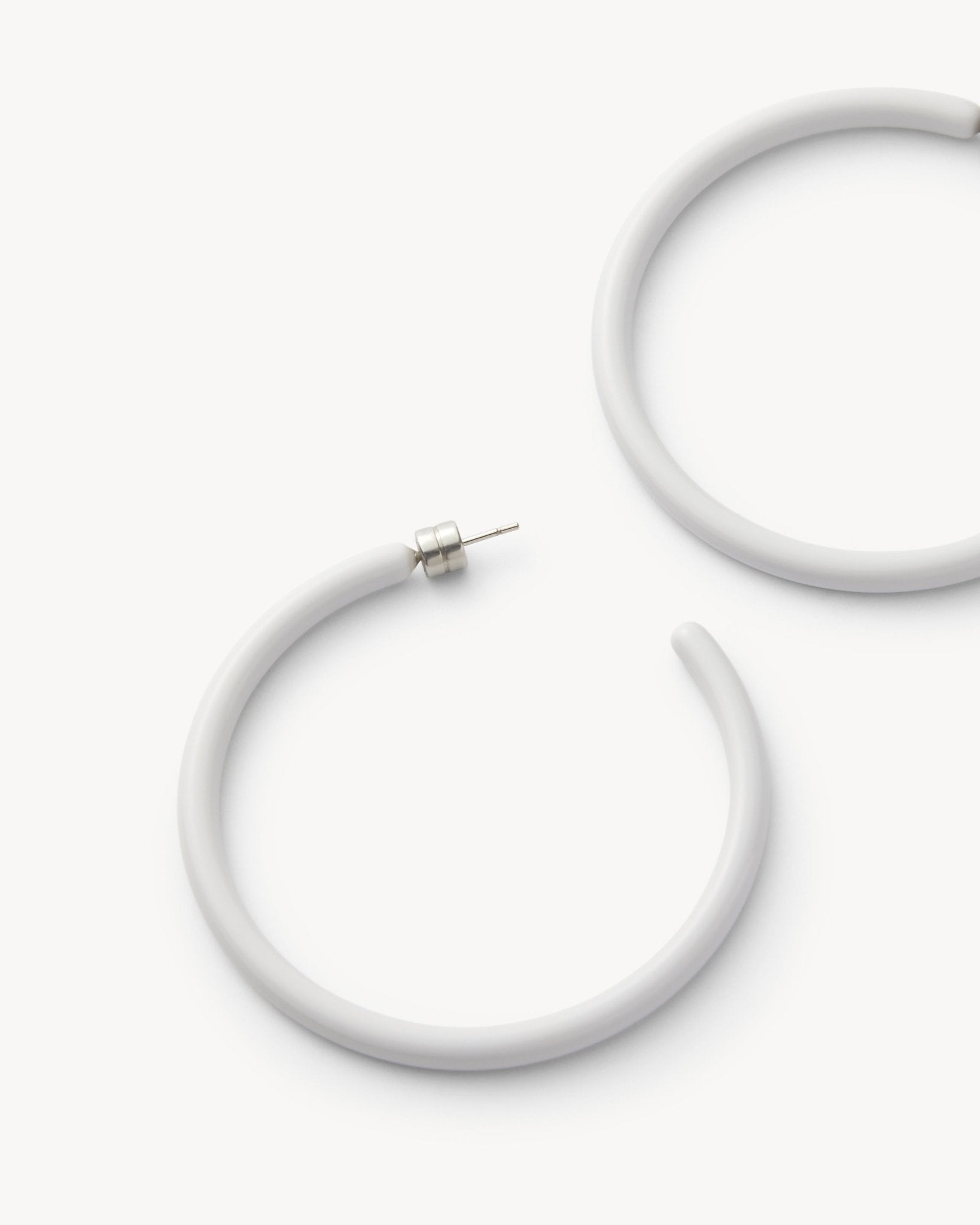 Large Hoops in Light Grey - MACHETE