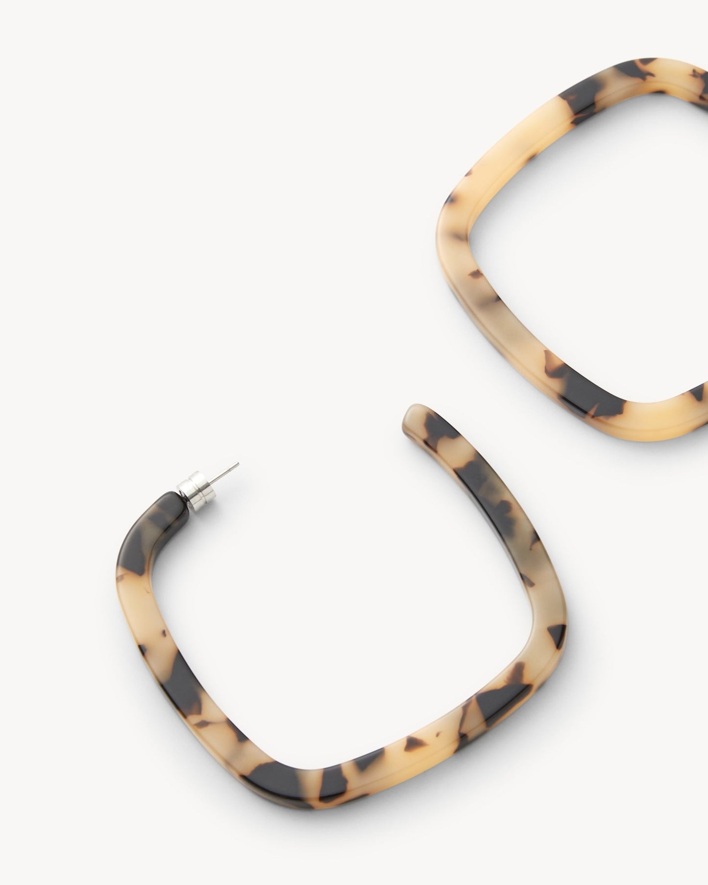 Large Square Hoops in Blonde Tortoise - MACHETE