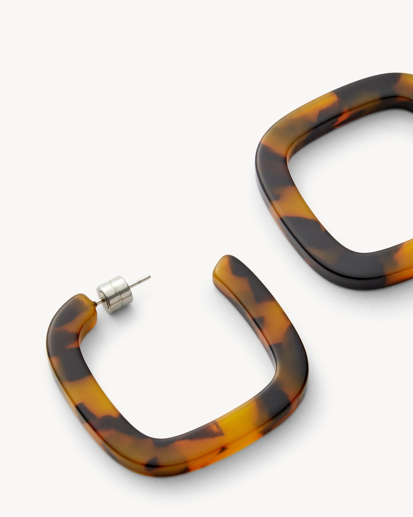 Midi Square Hoops in Classic Tortoise - MACHETE