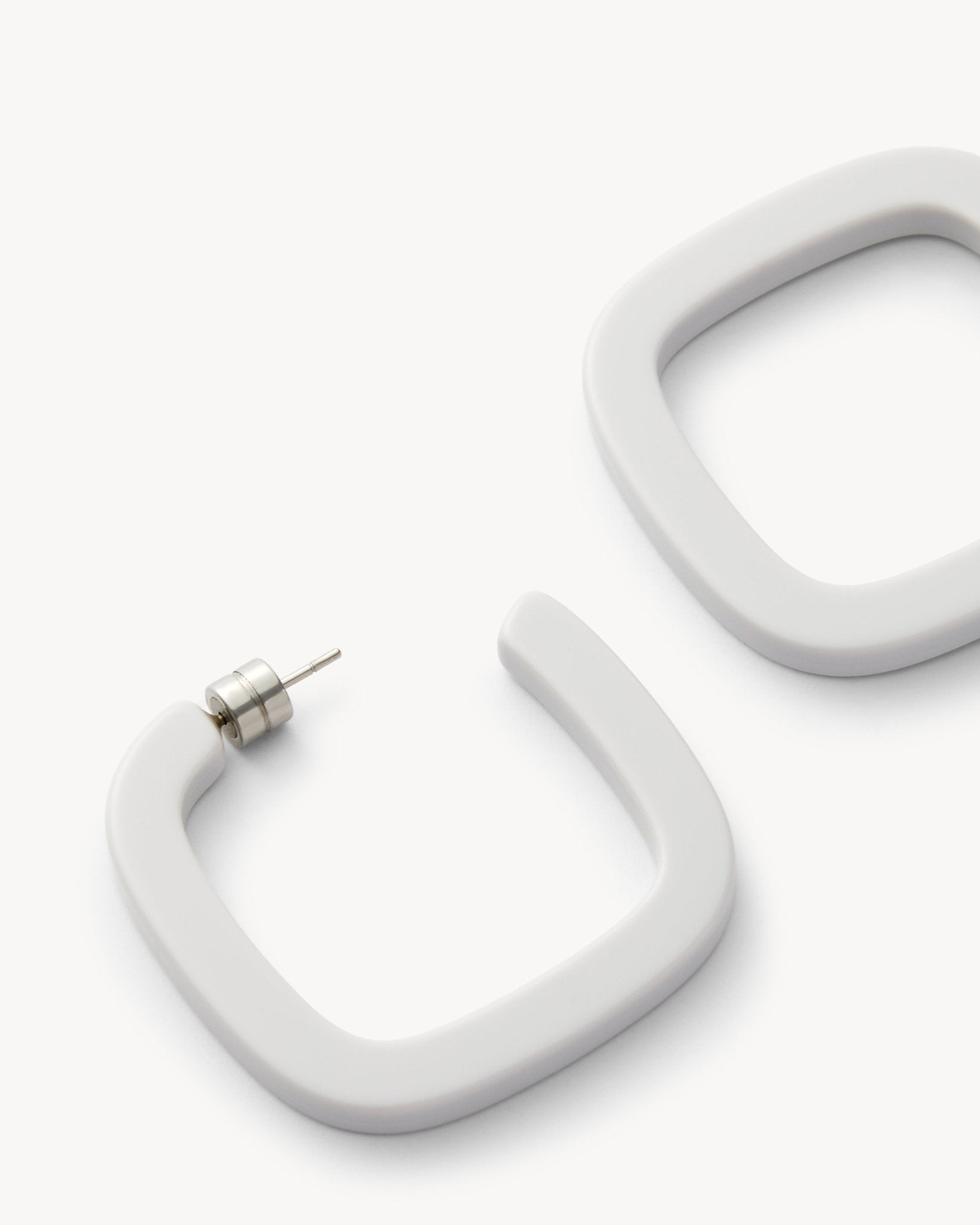 Midi Square Hoops in Light Grey - MACHETE