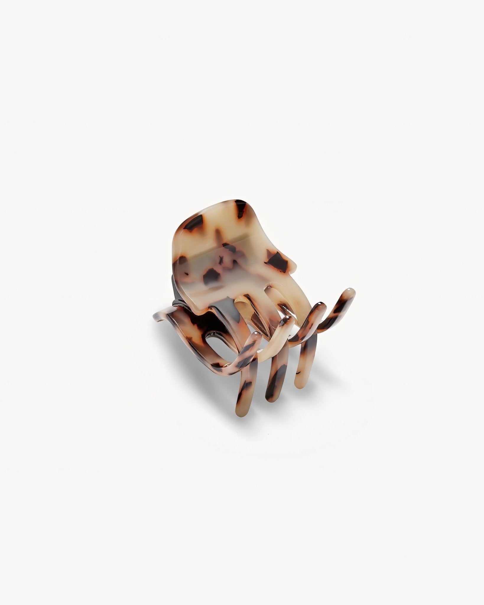 Mini Claw Clip in Ash Blonde Tortoise