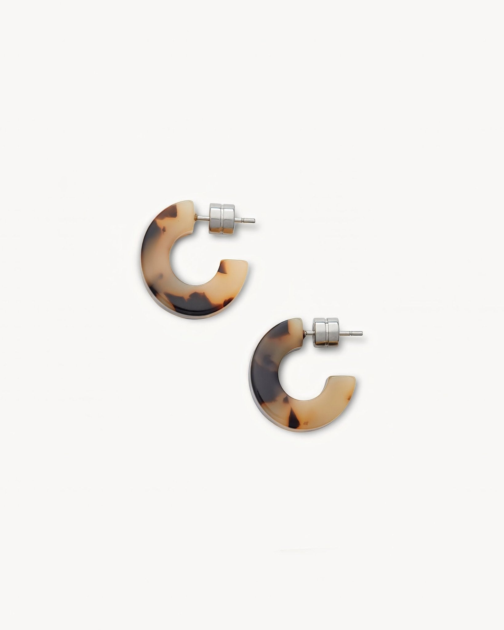 Muse Hoop Earrings in Blonde Tortoise