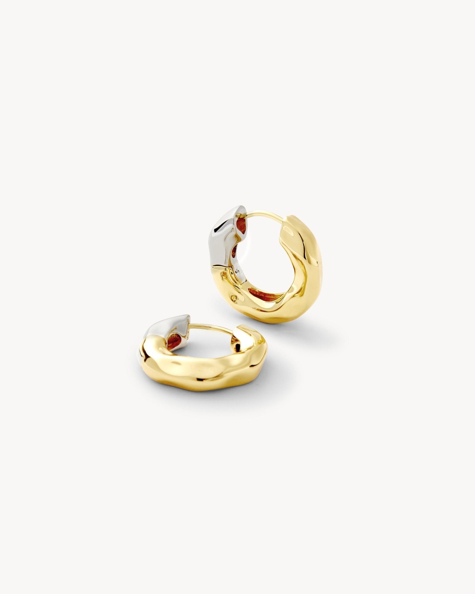 Wavy Chunky Hoops in 3/4 Gold - MACHETE