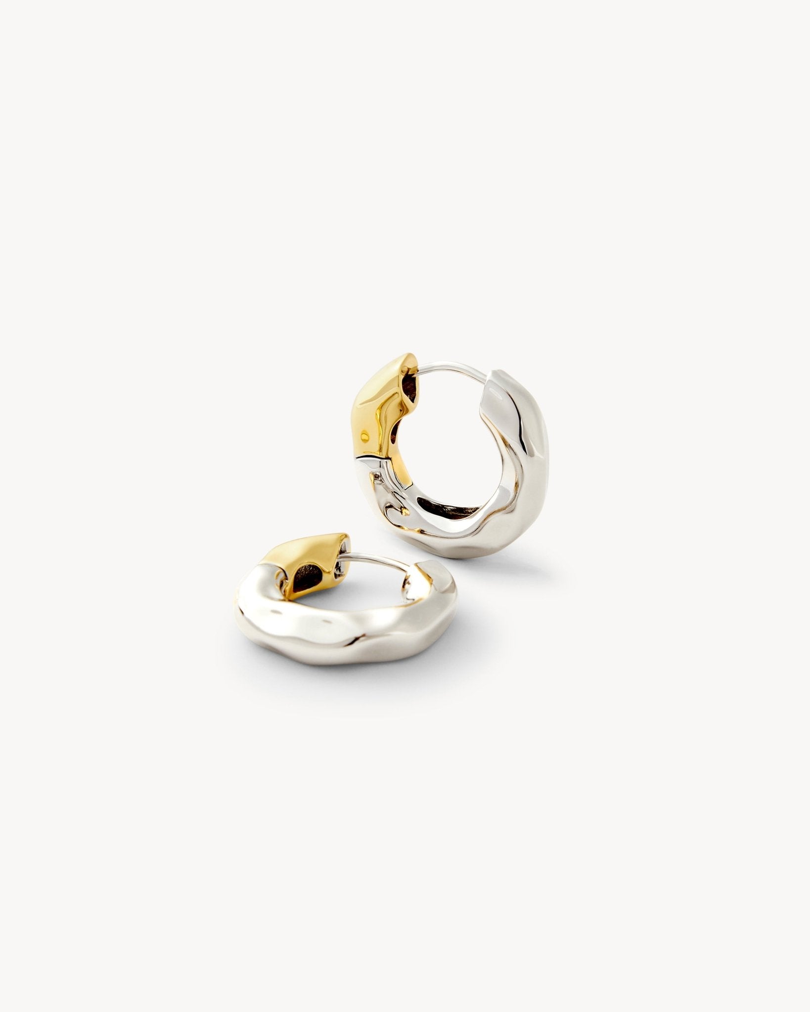 Wavy Chunky Hoops in 3/4 Silver - MACHETE