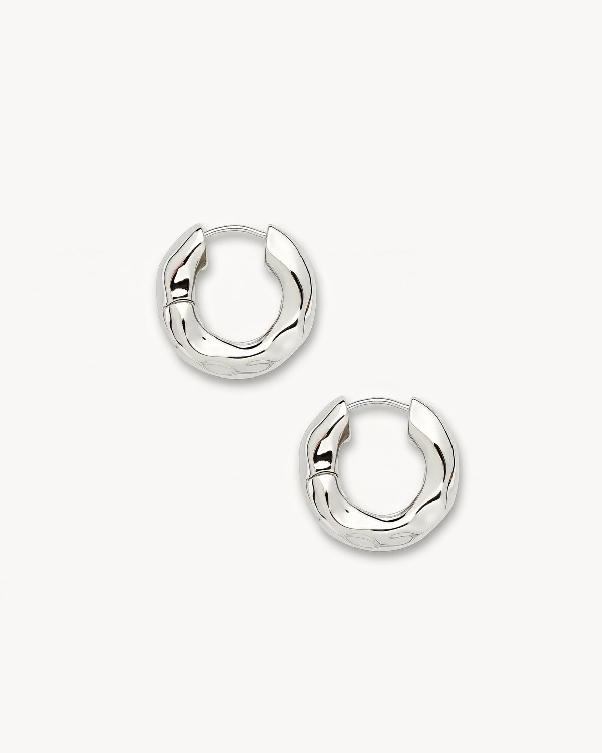 Wavy Chunky Hoops in Silver - MACHETE