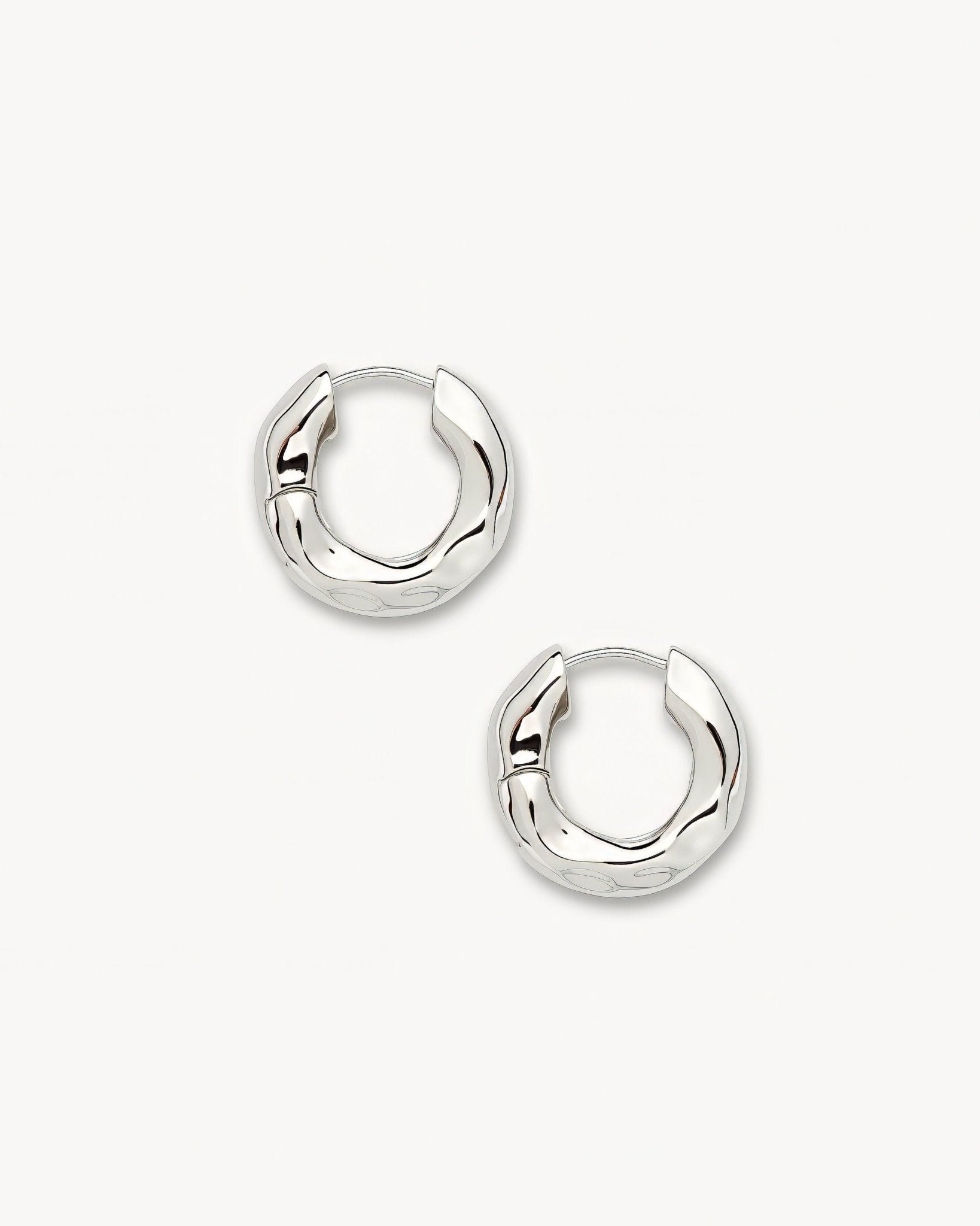 Wavy Chunky Hoops in Silver - MACHETE